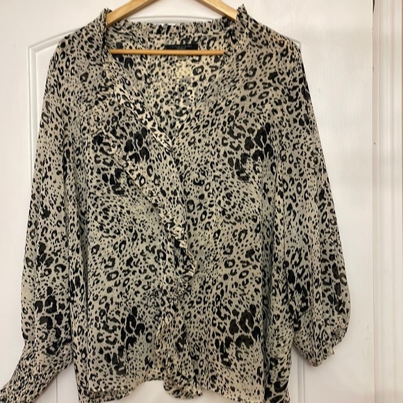 Blouse by Tahari, worn twice.  Size is LX - Picture 1 of 5